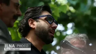 آوازخوانی احسان خواجه‌امیری در سوگ پدرش+فیلم
