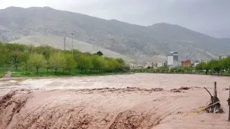 بارش شدید در ۸ دقیقه؛ سیلاب راه‌های سوادکوه را مسدود کرد