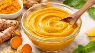 ۳ ماسک خانگی با زردچوبه برای مراقبت از پوست