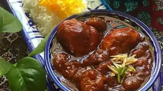 خورشت مرغ و آلو؛ یک غذای ملس و متفاوت برای مهمانی