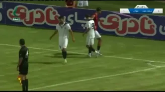 گل اول ملوان به صنعت نفت با ضربه عباسی + ویدئو