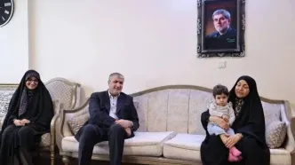 دیدار معاون رئیس‌جمهور با خانواده شهید «دکتر فریدون عباسی»