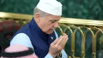 شهباز شریف مسجدالنبی را زیارت کرد
