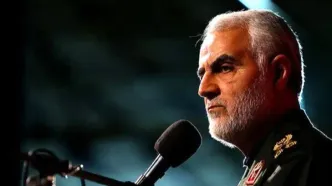 لحظاتی از حضور شهید حاج قاسم سلیمانی در حرم امام رضا(ع)