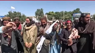 رقص و پایکوبی هواداران طالبان