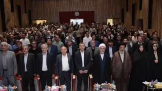نشست دبیر شورای عالی مناطق آزاد با مسئولان و مردم منطقه آزاد ماکو برگزار شد