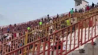 تشویق علی دایی از سوی پرسپولیسی ها