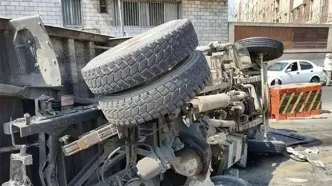 برخورد کامیونت با ۱۱ خودرو در بزرگراه یادگار امام