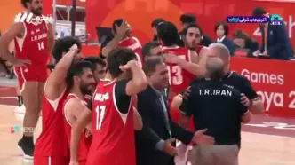 ویدیو: سلام نظامی بسکتبالیست‌های ایران پس از کسب اولین مدال کاروان ایران