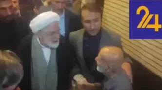 ببینید| حضور مهدی کروبی در مراسم ختم احمد ناطق نوری