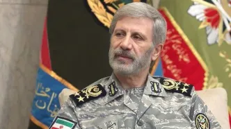 فرمانده کل ارتش: تجربه جنگ‌های اخیر بار دیگر اهمیت حیاتی پدافند هوایی در حراست از حریم آسمان کشور را آشکار ساخت