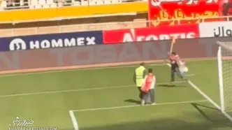 ویدیو| ورود جیمی جامپ پرسپولیسی به چمن نقش جهان با خوشحالی رونالدو!