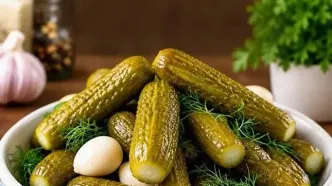 طرز تهیه خیارشور تخمیری خانگی؛ پروبیوتیک، ترد و بدون سرکه