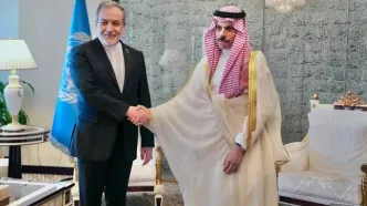 دیدار عراقچی و وزیر خارجه عربستان در حاشیه نشست مجمع عمومی سازمان ملل/ ویدئو
