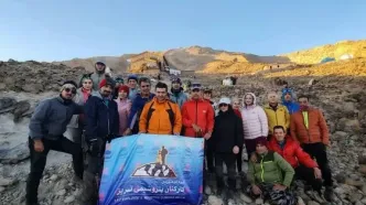 صعود موفق تیم کوهنوردی پتروشیمی تبریز به قله دماوند