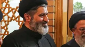فرزند رهبر شهید به مراسم ختم آیت‌الله شبیری زنجانی رفت + عکس