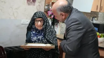 از سرکشی به خانواده معظم شهدا تا بوسه بر چادر مادر شهید