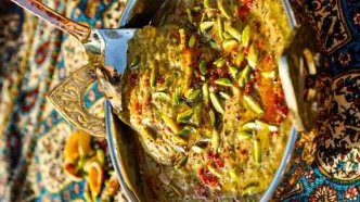 ناهار امروز: تا حالا خورشت پسته خوردی؟ این غذای مجلسی با برنج زعفرانی غوغا می‌کند!