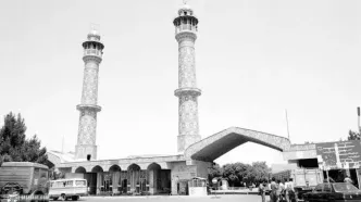 چهار زن در صندوق عقب ماشین و در حال رفتن به بهشت‌زهرا؛ سال ۵۸