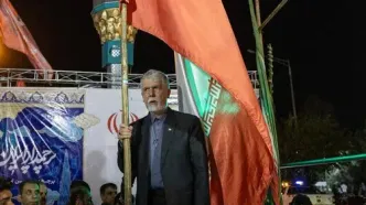 وزیر فرهنگ دولت پزشکیان در میدان ولیعصر پرچم‌گردانی کرد + عکس