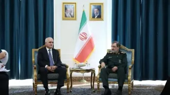 محسن رضایی: ما شروطمان را گفتیم اما ترامپ قادر به تصمیم‌گیری نیست / او نه می‌تواند مذاکره کند و نه می‌تواند بجنگد