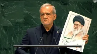 تصاویری که پزشکیان در مجمع عمومی سازمان ملل به دوربین رسانه‌ها نشان داد