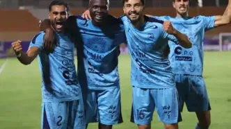 محمدطاها طباطبایی در حسرت اولین گل با پیراهن چادرملو