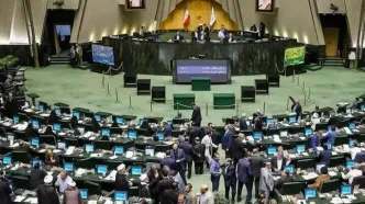 طرح تعطیلی پنج‌شنبه‌ها به صحن مجلس باز می‌گردد
