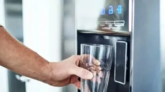 چگونه و هر چند وقت یک‌بار آبسردکن یخچال را تمیز کنیم؟