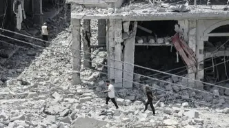 لحظه مجروح شدن خبرنگار لبنانی در پخش زنده تلویزیون