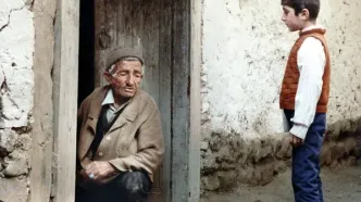 نمایش «خانه دوست کجاست؟» در سینماهای روباز آتن
