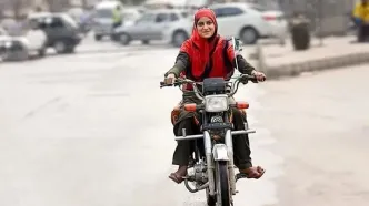 به زن‌ها گواهینامه موتور ندهید تا در تصادف پشتیبان نداشته باشند