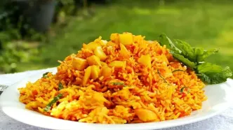 طرز تهیه استانبولی پلو با مرغ؛ فوت‌وفن یک پلوی خوشمزه و خوش‌رنگ