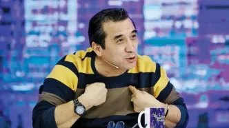پشت خداداد عزیزی به کجا گرم است؟