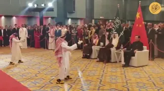 رقص ربات‌ها با لباس سنتی عربستان