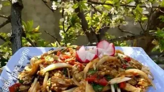 سالاد مرغ و بادمجان؛ خوشمزه، سیرکننده و رژیمی!