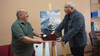 تقدیر از «تقی محمودی» پیشکسوت انجمن مدیران تدارکات در خانه سینما