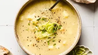 طرز تهیه سوپ تره فرنگی به سبک سپیده بزمی پور؛ خوشمزه، ساده و متفاوت!