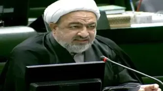 امتناع رسایی از حکم قاضی برای عذرخواهی از مجلس و محکومیت به ۱۰ ماه حبس