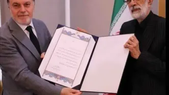 عضویتِ افتخاری سفیر ترکیه در فرهنگستان زبان