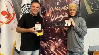 ذوق‌زدگی شراره رخام لحظه دریافت جایزه قهرمانی تخته‌نرد/ ویدئو