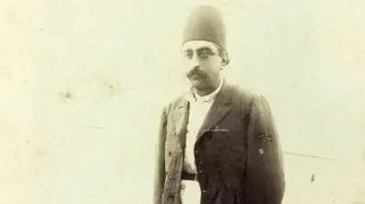 عکس تاریخی از مظفرالدین‌شاه؛ شاه قاجار در کنار درباریان سوار بر اسب
