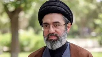 عکس حضور رهبر انقلاب در جلسه اولیا و مربیان مدرسه فرزندشان