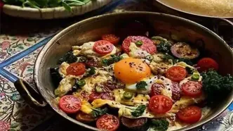 ورقه گیلانی؛ غذای شمالی ساده‌ای که با بادمجان و تخم‌مرغ غوغا می‌کند