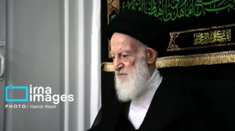 نمایی از پیکر مطهر آیت‌الله العظمی شبیری زنجانی در مراسم وداع