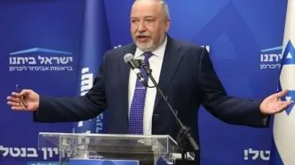 انتقاد لیبرمن از نتانیاهو و صلاحیت رهبری‌اش