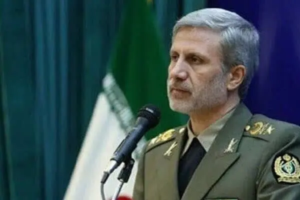 فرمانده کل ارتش: تنگه هرمز تا رعایت حقوق ملت ایران بسته می‌ماند