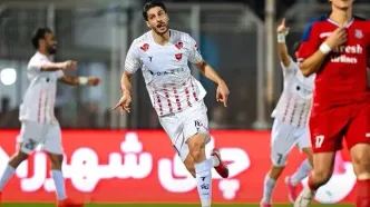 پرسپولیس صدر جدول را از سپاهان پس گرفت