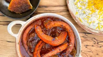 ناهار امروز: طرز تهیه خورش کدو حلوایی با مرغ و رب انار؛ یک غذای پاییزی با طعم ملس و متفاوت!