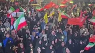 شعار مردم حاضر در تجمعات شبانه برای علیرضا دبیر
